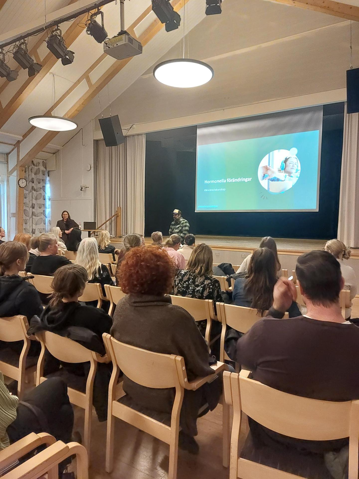 Människor på seminarium, Essunga kommun